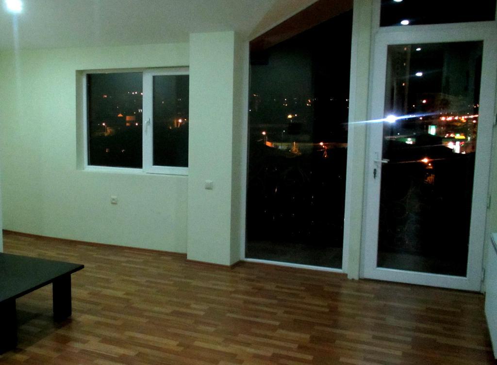 Max Comfort Hotel Kutaisi Exteriör bild