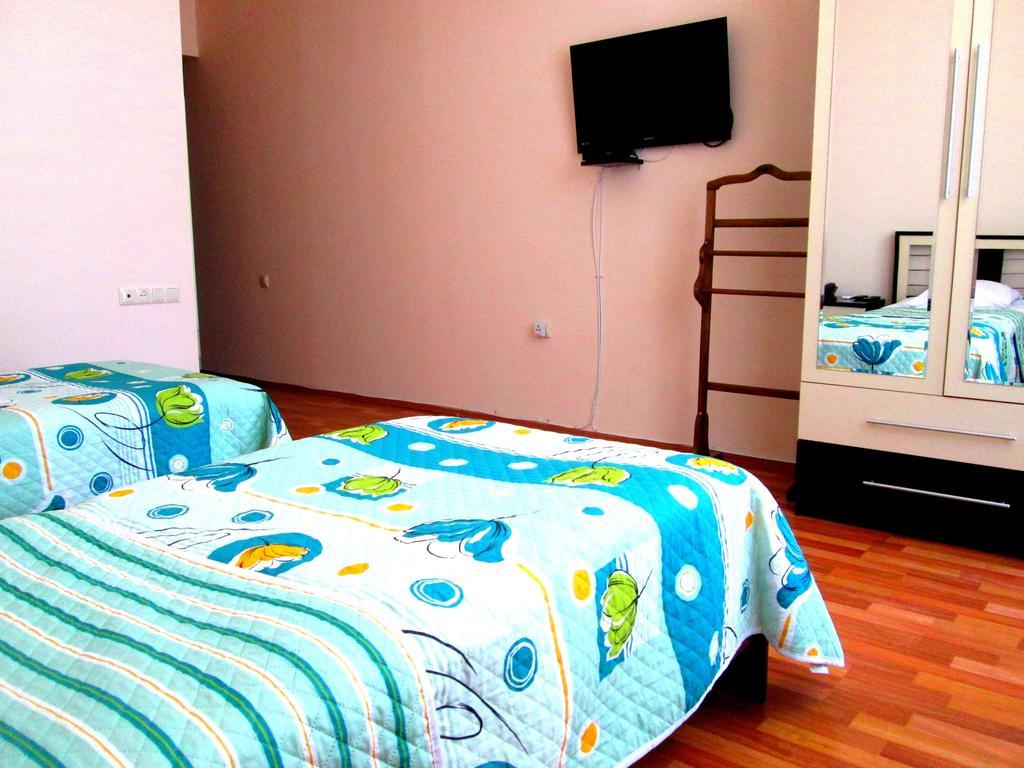 Max Comfort Hotel Kutaisi Rum bild
