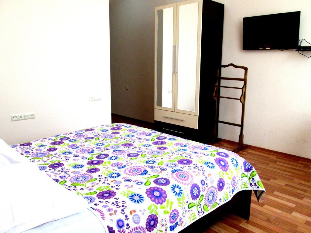 Max Comfort Hotel Kutaisi Rum bild