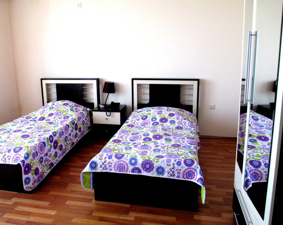 Max Comfort Hotel Kutaisi Rum bild