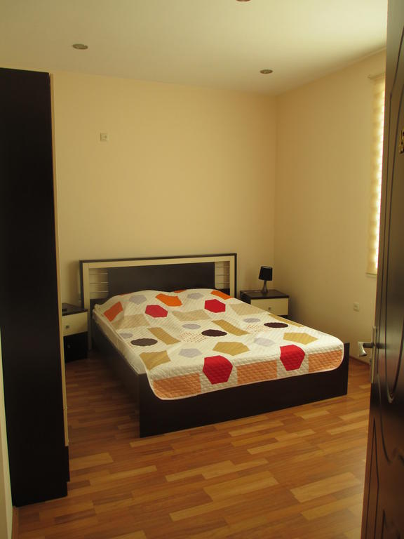 Max Comfort Hotel Kutaisi Exteriör bild